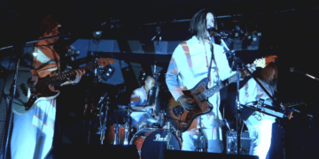 SLEEP IN WHITE-broadcast type- still