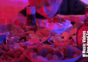 Still from GLASGOW's シューアラクレーム (Choux a la creme)