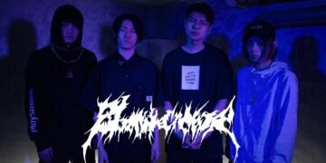 ©︎ Bloom in the Crevasse