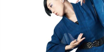 The cover for Ekotumi's single "A Wingless Country"