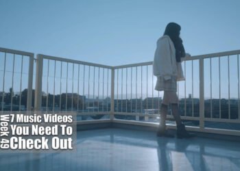 Still from ガールズ・オン・ザ・ラン (Girls On The Run)'s music video for the song "とても寒い日 (Totemo Samui Hi)"
