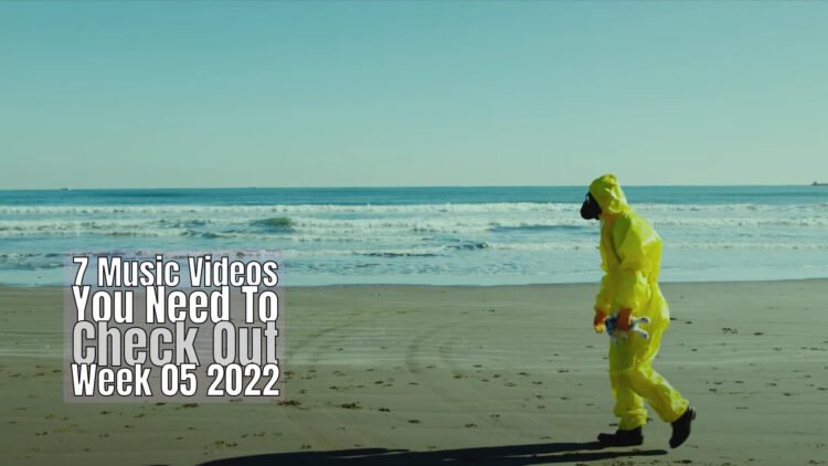 Still from Serikana's music video for the song "ねえ未来人 (Nee Mirai Hito)".