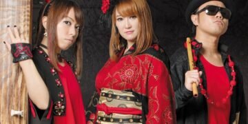 The members of AKARA © AKARA