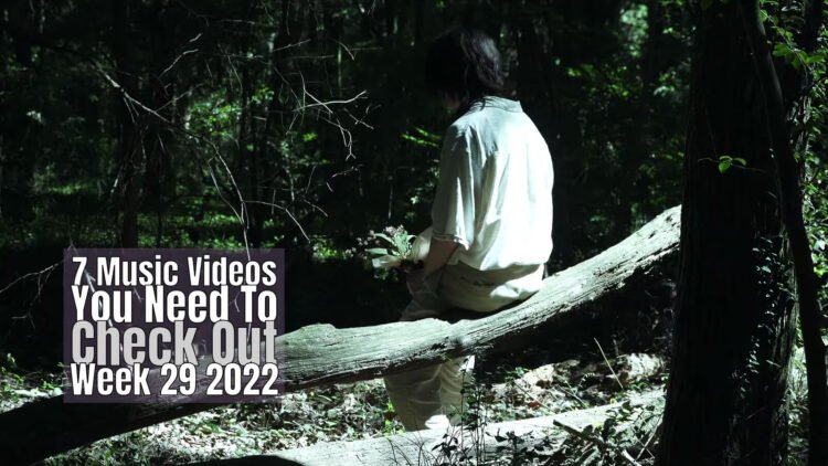 Still from The Eighty Ones' music video for the song "手紙 (Tegami)".