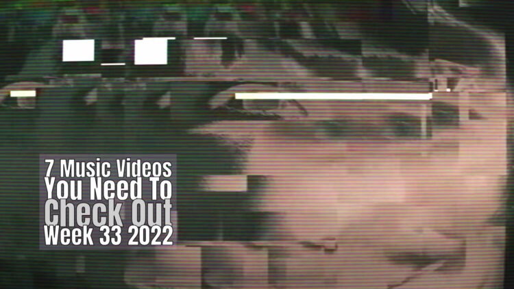 Still from RED in BLUE's music video for "ゲラゲラ (GERAGERA)".