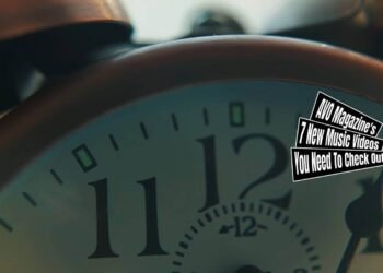 Music video by Maelstrom for the song "shoes". The still shows a close-up of an analogue clock with bell ringers. One long hand is visible going towards the 1 of the clock. The video is directed by is-アイズ.