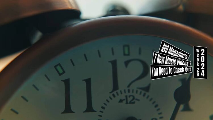 Music video by Maelstrom for the song "shoes". The still shows a close-up of an analogue clock with bell ringers. One long hand is visible going towards the 1 of the clock. The video is directed by is-アイズ.