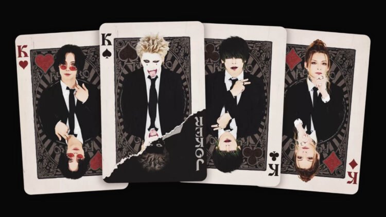 The four members of FUKURO presented as playcards. All members are wearing dark/black suits and are presented as Kings of spades, hearts, diamonds and clubs. Only the card of vocalist of the band, Yoshiatsu, has a corner revealing a little bit of the Joker card.